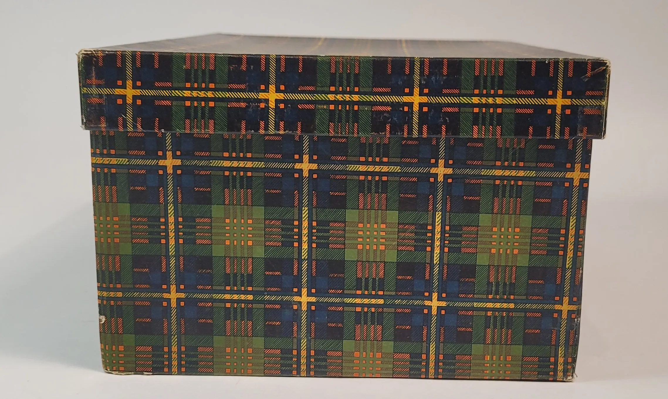 Antique, Original BEEHIVE Wool Yarn BOX ONLY, Vintage Fashion, Notions, Knitting