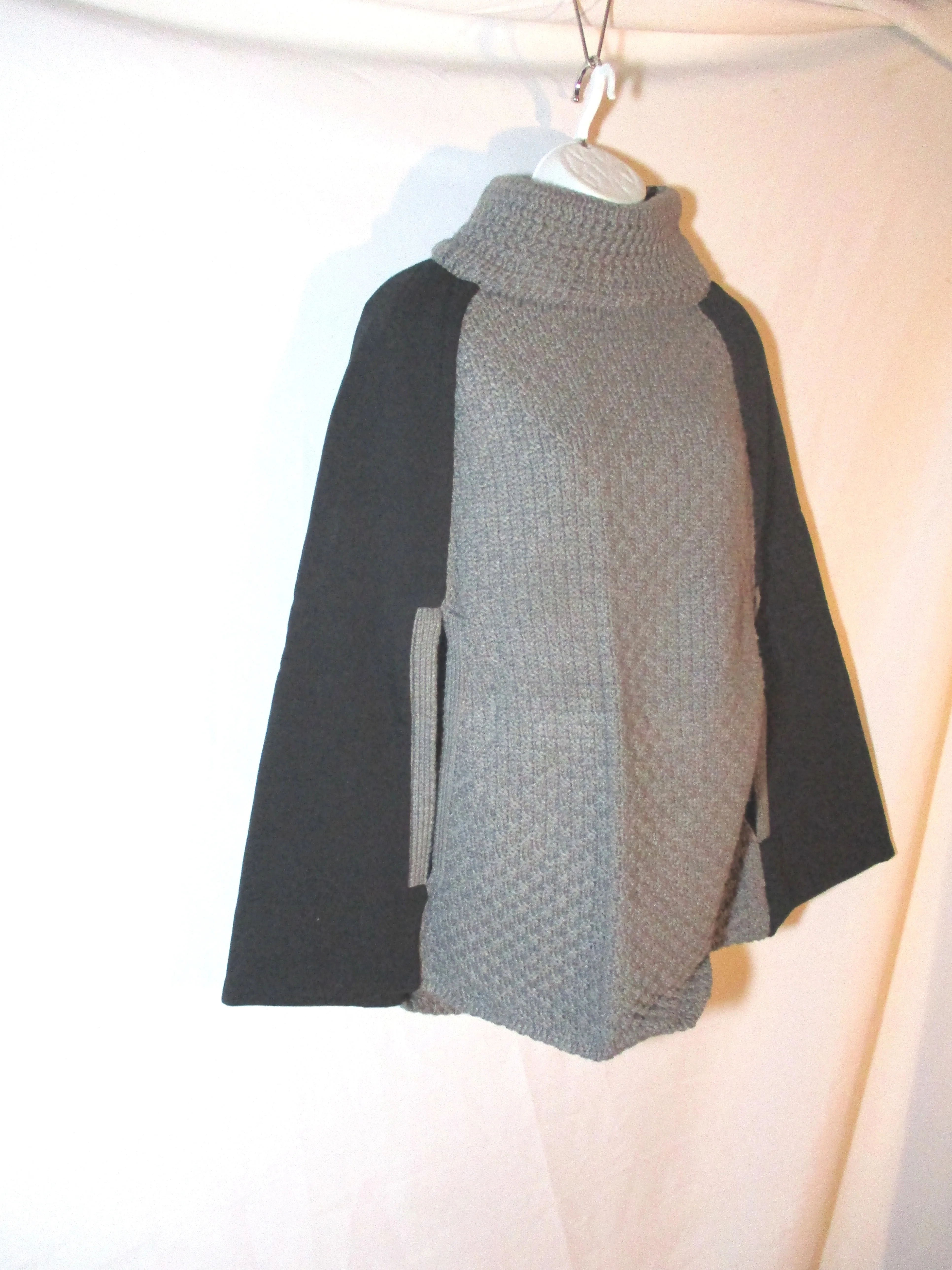 NEW GIULIANO FUJIWARA Sweater PONCHO GRAY BLACK 48 Womens