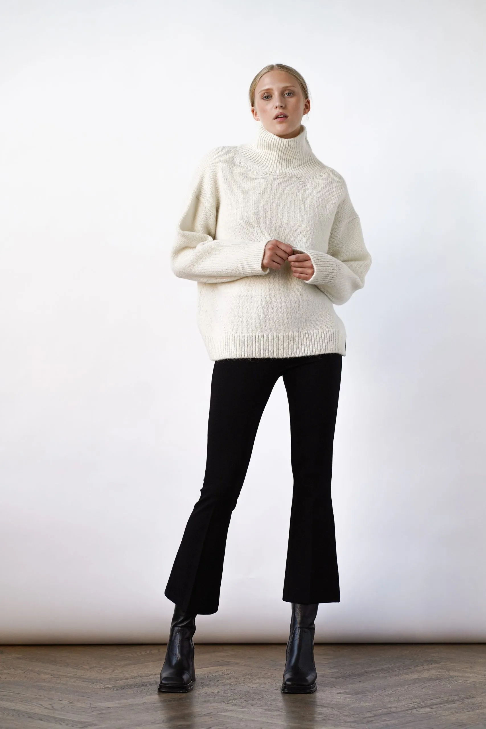 Oma Knitted Turtleneck Ivory