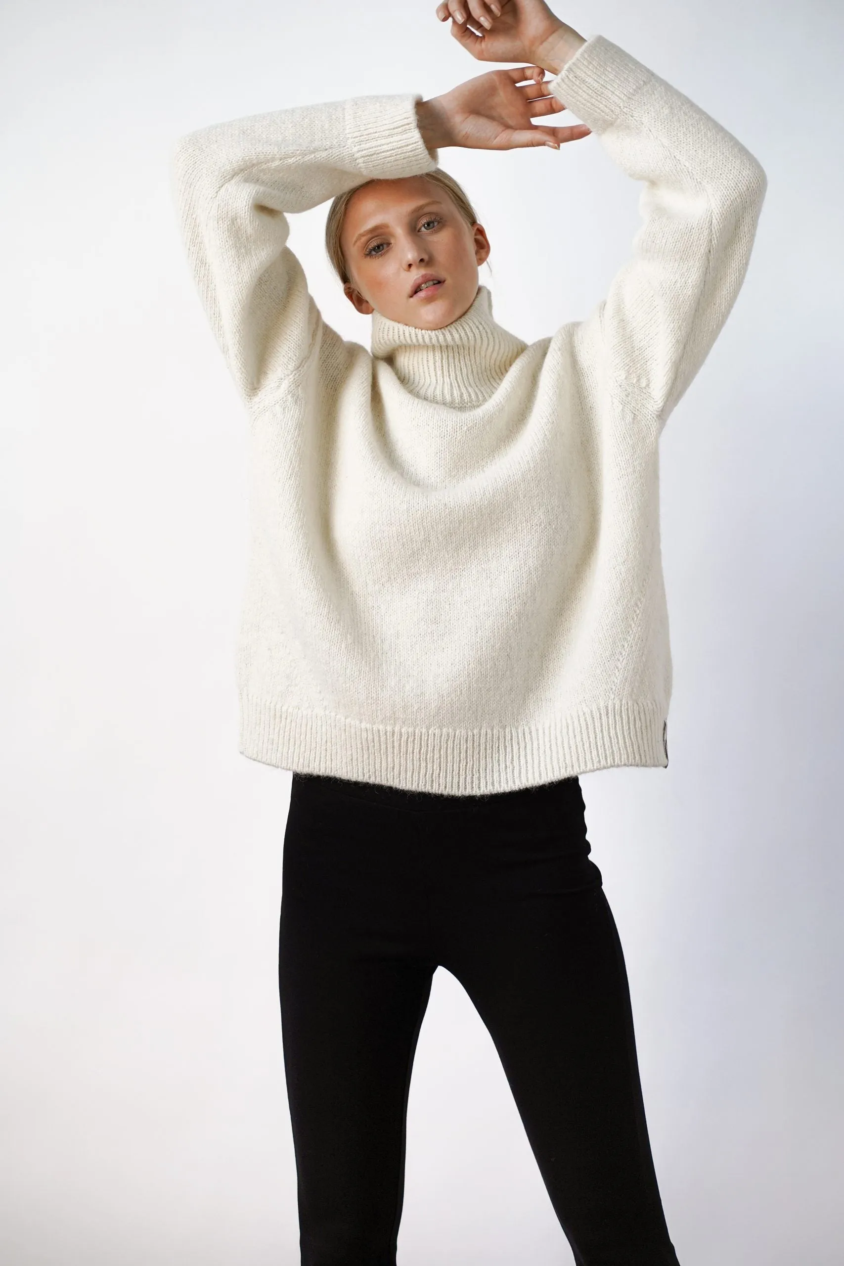 Oma Knitted Turtleneck Ivory