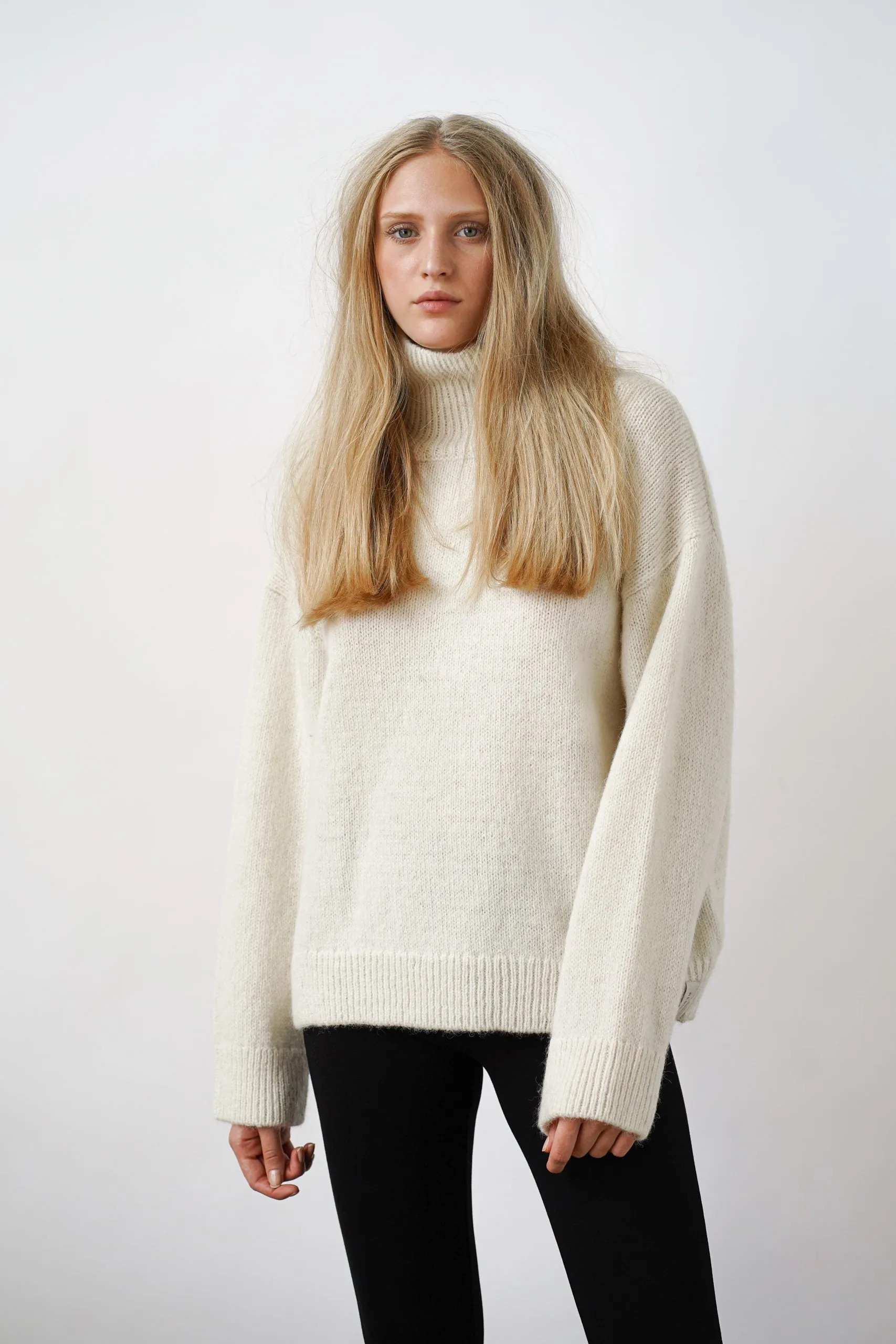 Oma Knitted Turtleneck Ivory