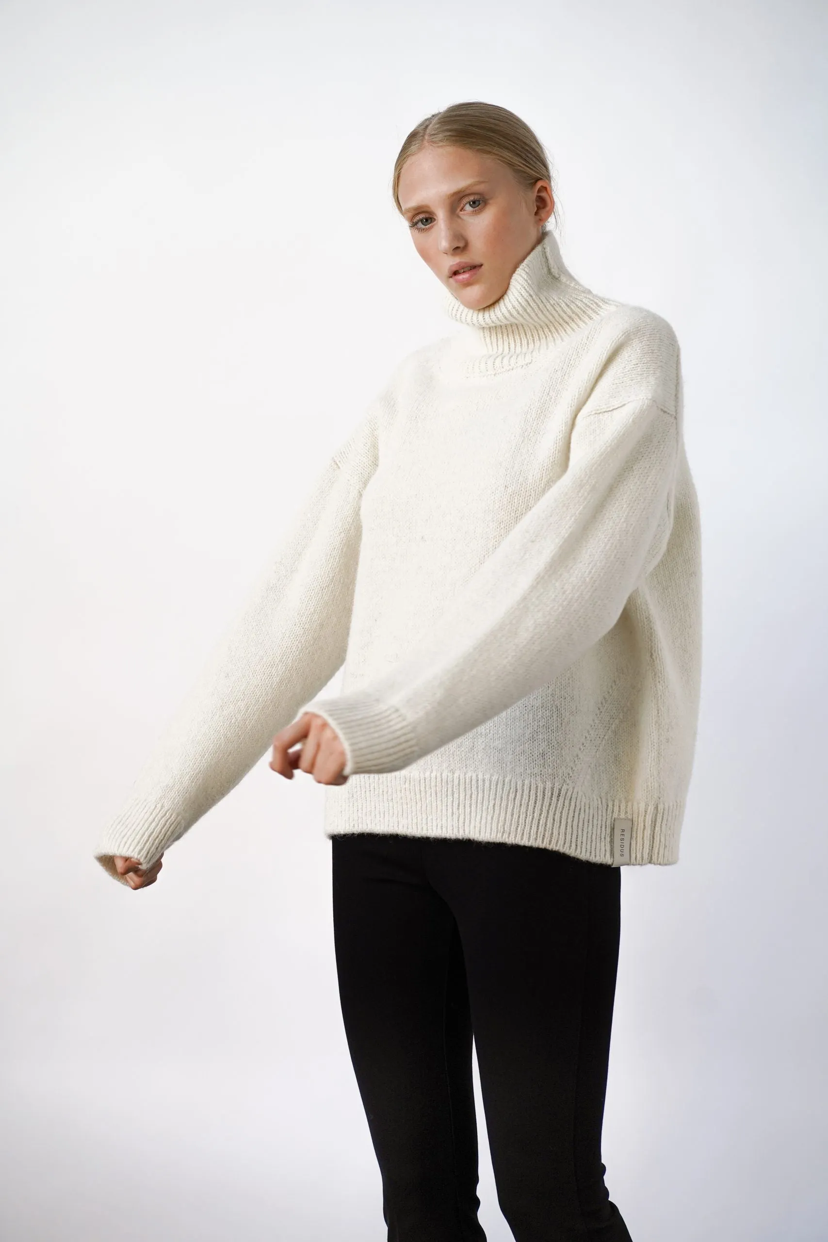 Oma Knitted Turtleneck Ivory